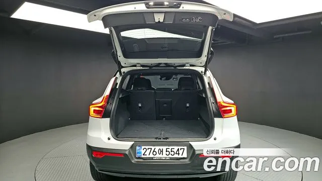 Volvo XC40 2021 — фото 20