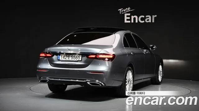 Mercedes-Benz E-Class 2021 — фото 2