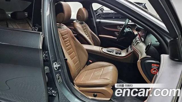 Mercedes-Benz E-Class 2021 — фото 10