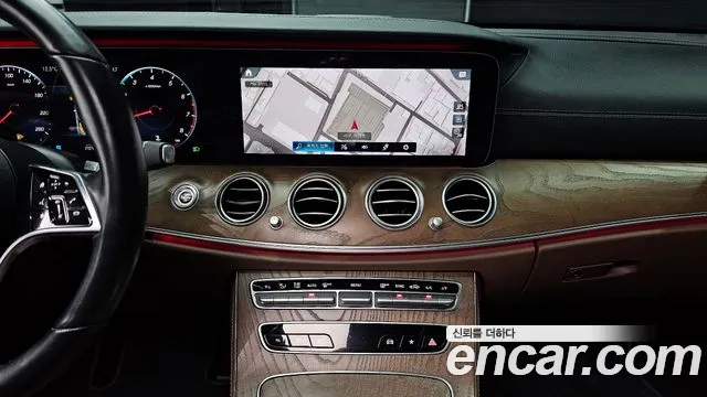 Mercedes-Benz E-Class 2021 — фото 16
