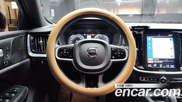 Volvo S60 2022 — фото 13
