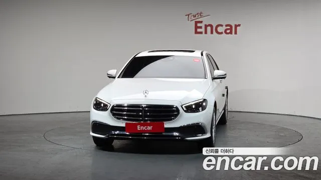 Mercedes-Benz E-Class 2022 — фото 3