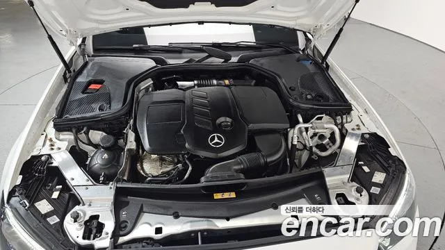 Mercedes-Benz E-Class 2022 — фото 6