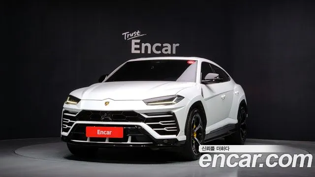 Lamborghini Urus 2020 — фото 1