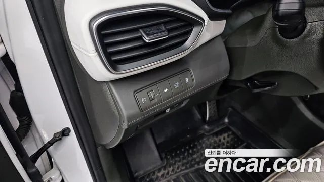 Hyundai Santafe 2021 — фото 17