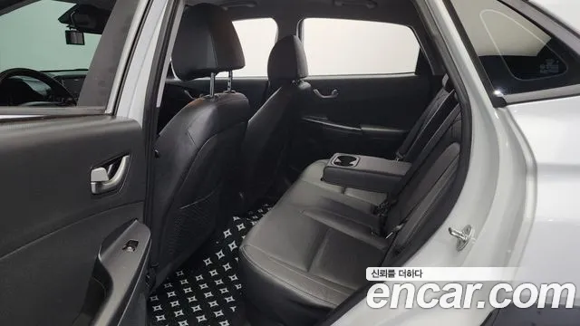 Hyundai Kona 2018 — фото 11