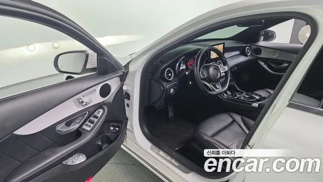 Mercedes-Benz C-Class 2018 — фото 11