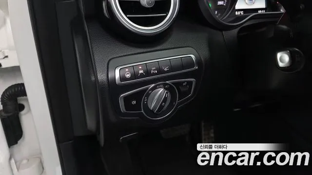 Mercedes-Benz C-Class 2018 — фото 17