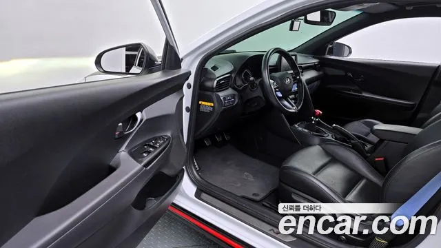 Hyundai Veloster 2019 — фото 11
