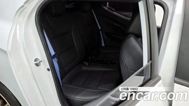 Hyundai Veloster 2019 — фото 13