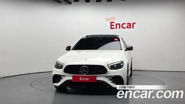 Mercedes-Benz E-Class 2023 — фото 3