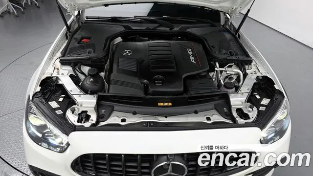 Mercedes-Benz E-Class 2023 — фото 6