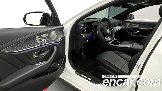 Mercedes-Benz E-Class 2023 — фото 10