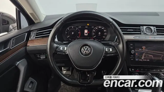 Volkswagen Passat 2018 — фото 13