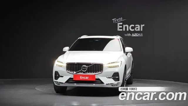 Volvo XC60 2022 — фото 3