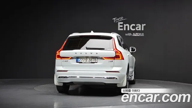 Volvo XC60 2022 — фото 4