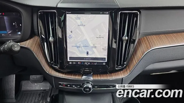 Volvo XC60 2022 — фото 14