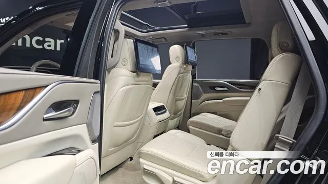 Cadillac Escalade 2021 — фото 12
