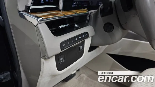 Cadillac Escalade 2021 — фото 16