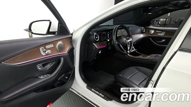 Mercedes-Benz E-Class 2021 — фото 10
