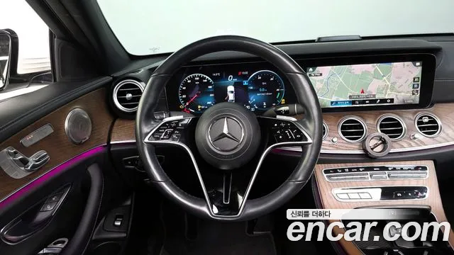 Mercedes-Benz E-Class 2021 — фото 13