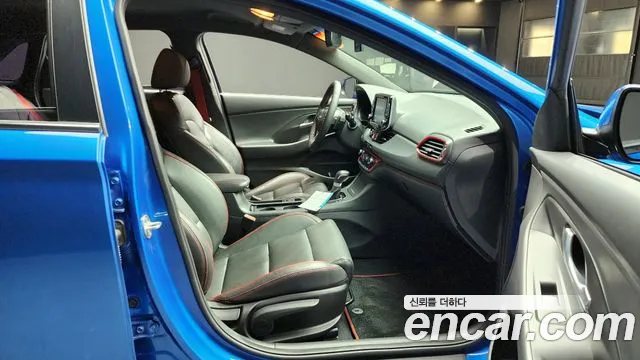 Hyundai i30 2017 — фото 10