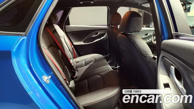 Hyundai i30 2017 — фото 12