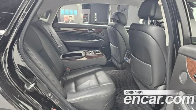 Hyundai Equus 2013 — фото 12