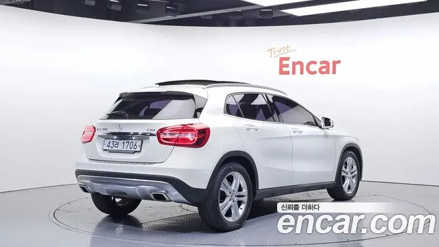 Mercedes-Benz GLA-Class 2015 — фото 2