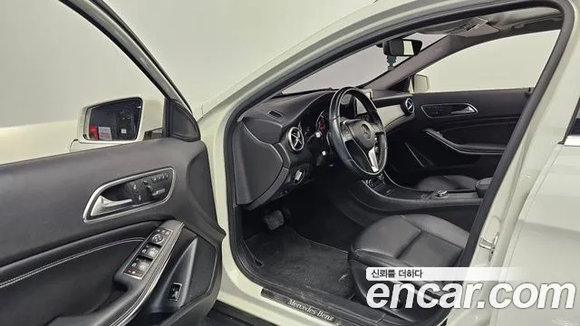 Mercedes-Benz GLA-Class 2015 — фото 10
