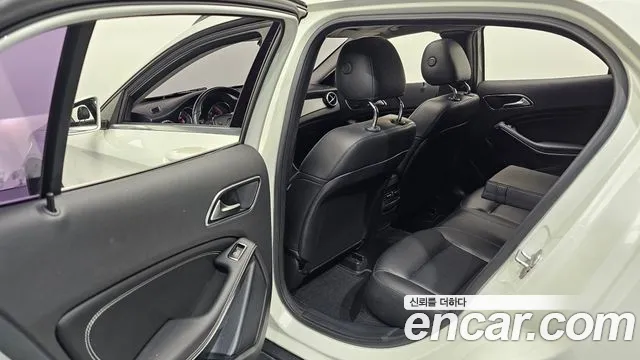 Mercedes-Benz GLA-Class 2015 — фото 11