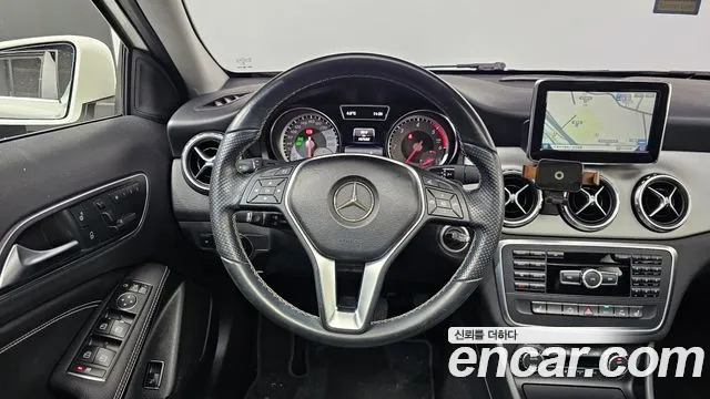 Mercedes-Benz GLA-Class 2015 — фото 15