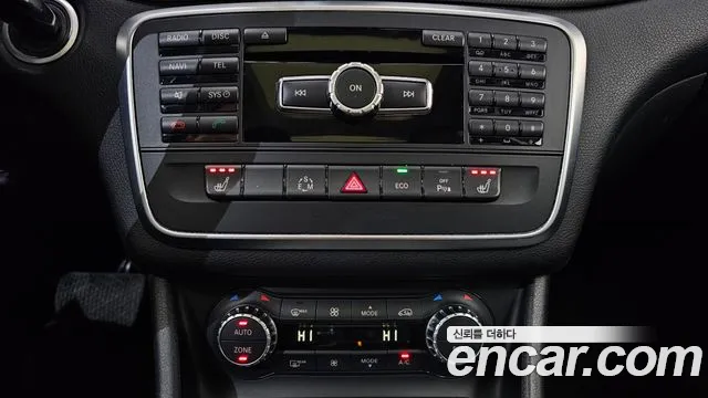 Mercedes-Benz GLA-Class 2015 — фото 18