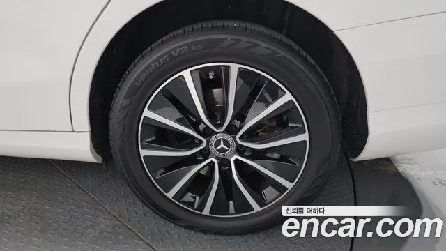 Mercedes-Benz C-Class 2019 — фото 5