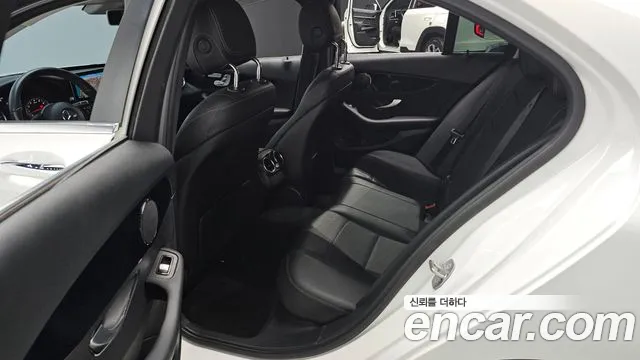 Mercedes-Benz C-Class 2019 — фото 12