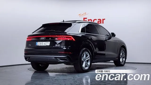 Audi Q8 2021 — фото 1
