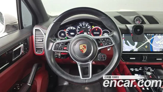 Porsche Cayenne 2020 — фото 13