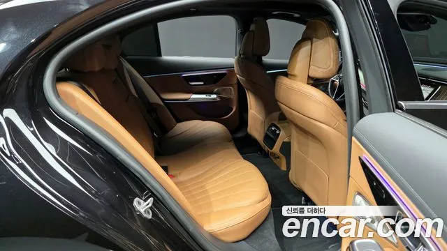 Mercedes-Benz E-Class 2024 — фото 12