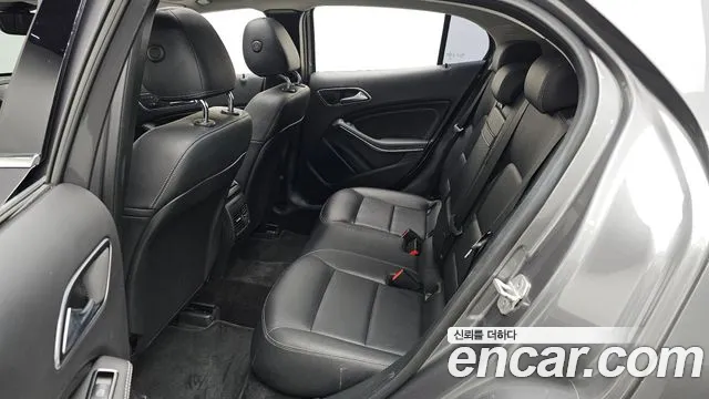 Mercedes-Benz GLA-Class 2015 — фото 11