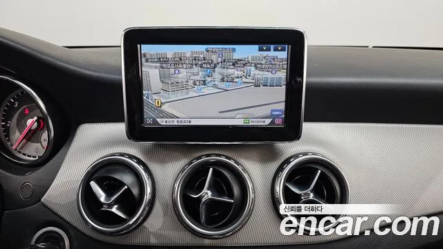 Mercedes-Benz GLA-Class 2015 — фото 13