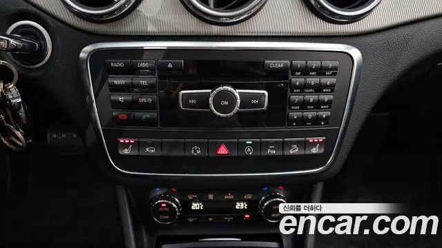 Mercedes-Benz GLA-Class 2015 — фото 15