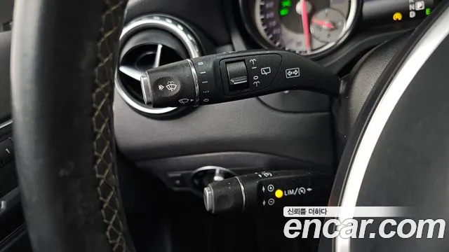 Mercedes-Benz GLA-Class 2015 — фото 18