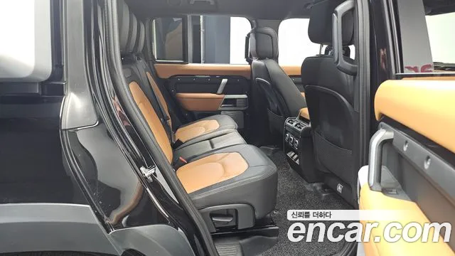 Land Rover Defender 2024 — фото 11