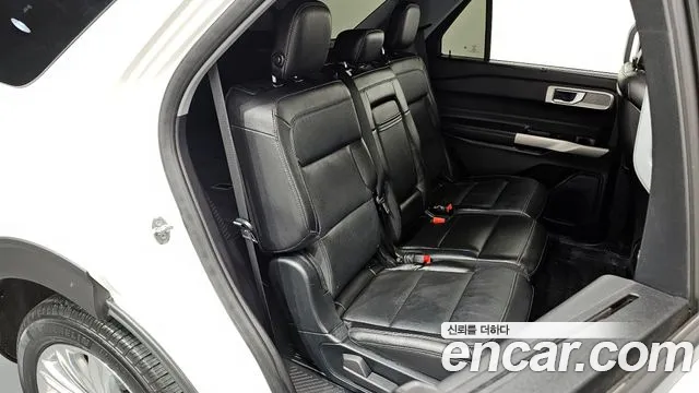 Ford Explorer 2020 — фото 12