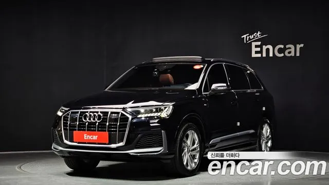 Audi Q7 2021 — фото 1