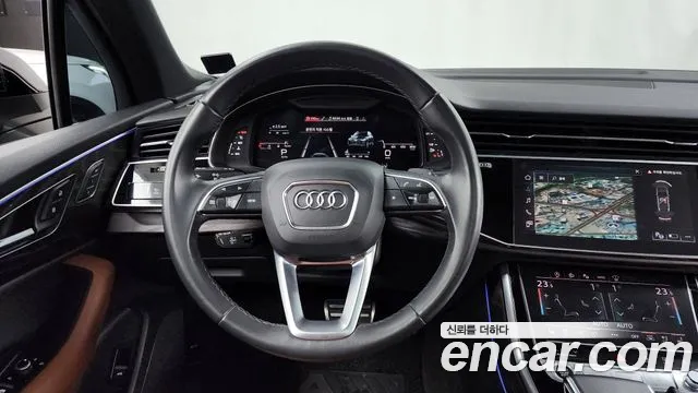 Audi Q7 2021 — фото 13