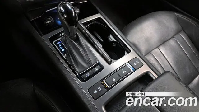 Hyundai Genesis 2016 — фото 9