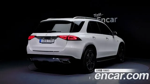 Mercedes-Benz GLE-Class 2021 — фото 2