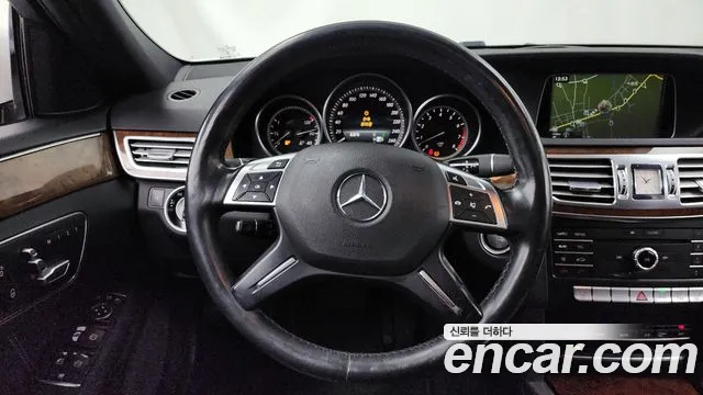 Mercedes-Benz E-Class 2016 — фото 13
