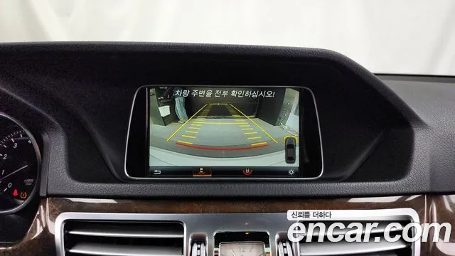 Mercedes-Benz E-Class 2016 — фото 15